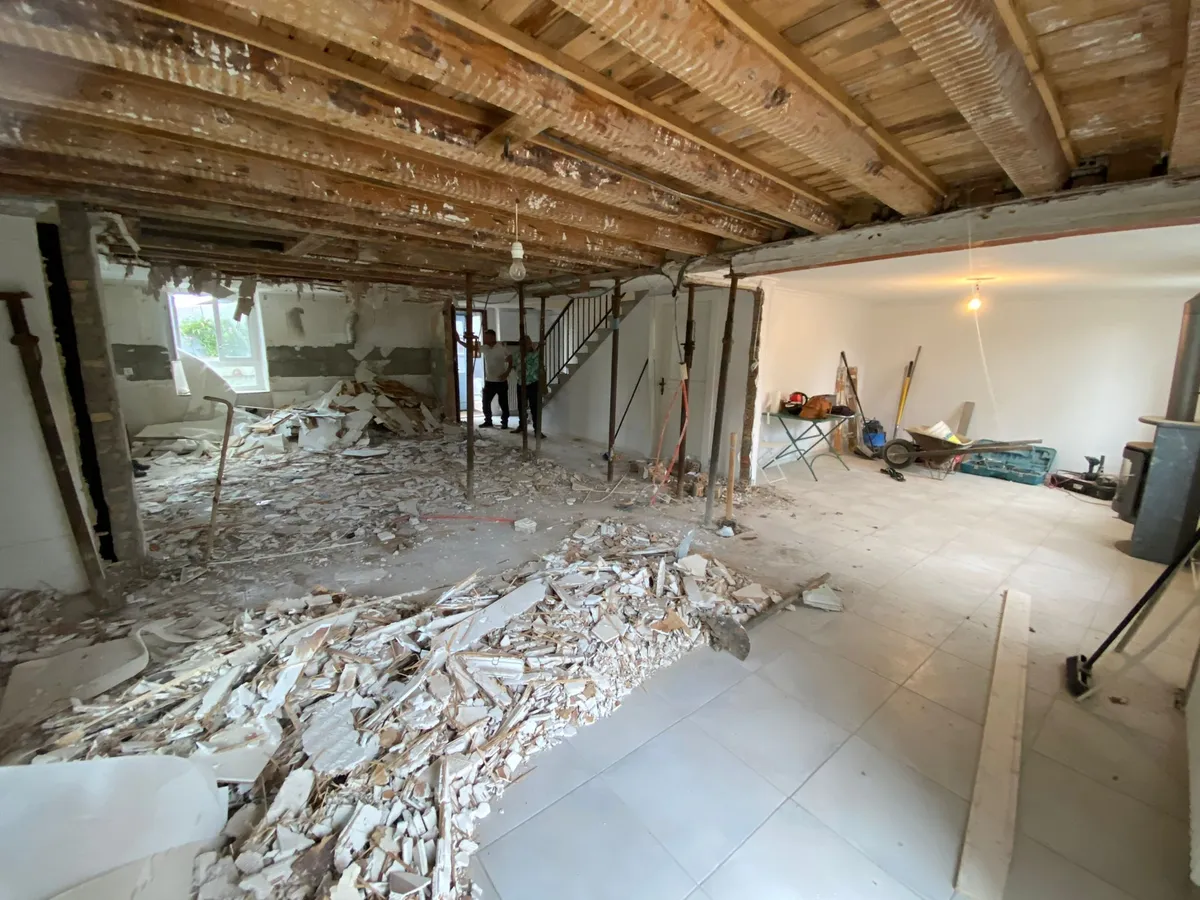 Phase 1 : Démolition et préparation cave à Bex
