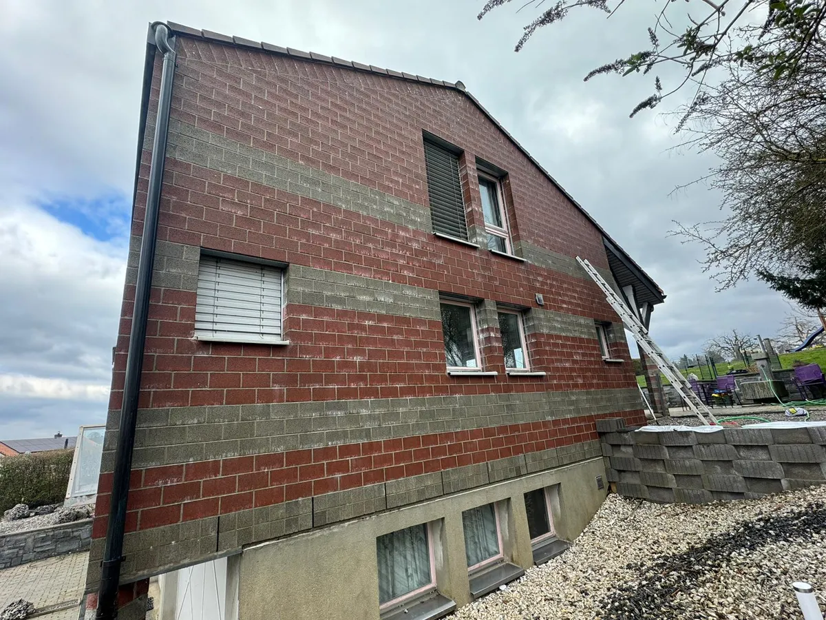 Façade brique rénovée et protégée, Blonay