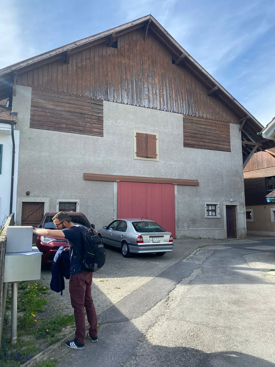Avant travaux : Ravalement de façade ferme à Oron